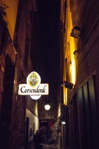 Go down this alleyway, the Impasse Saint-Nicolas